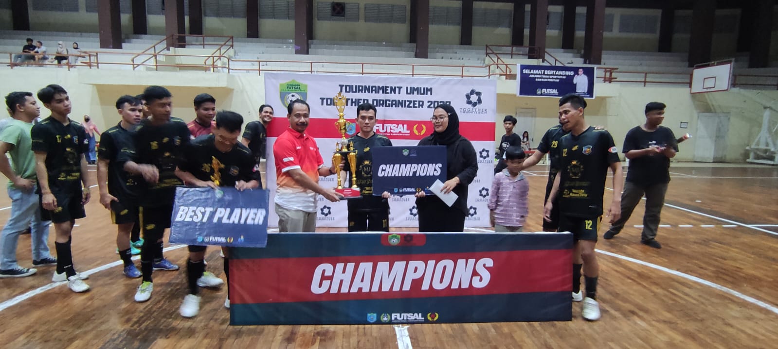 Kadisporapar Tutup Turnamen Futsal Together Cup