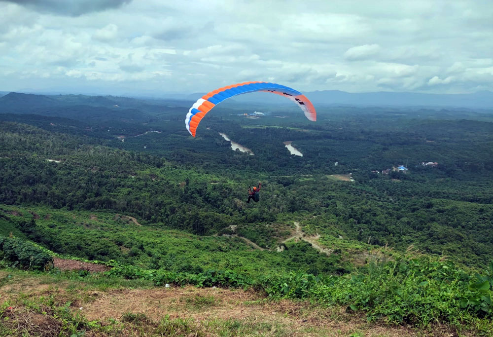 Uji Coba Paralayang di Gunung Embun, Muksin: Layak Dijadikan Venue