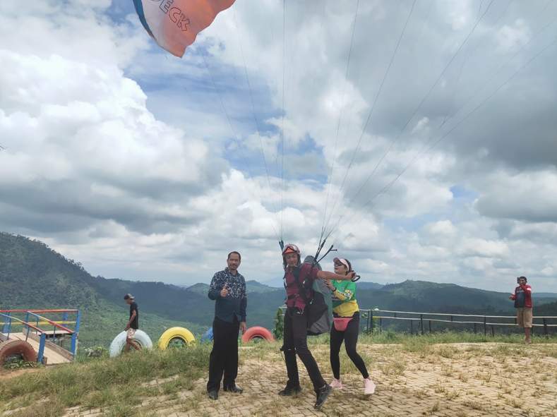 Siapkan Festival Paralayang di Gunung Embun, Butuh Pendaratan Baru, Undang Atlet Luar Negeri