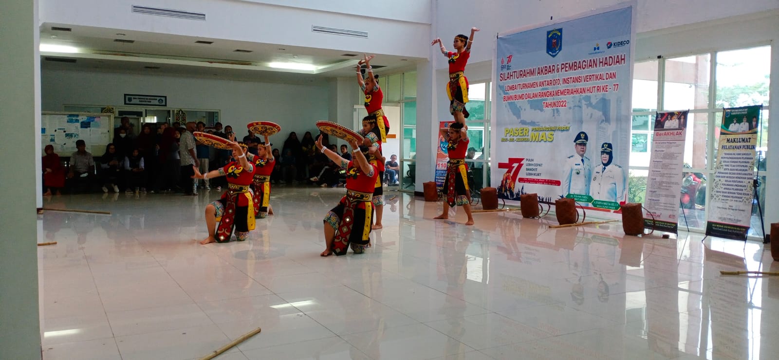 Raih Koreografer Terbaik Tingkat Nasional, Atlet Olahraga Tradisional Paser Kembali  Tampil Memukau Di Depan Bupati Paser