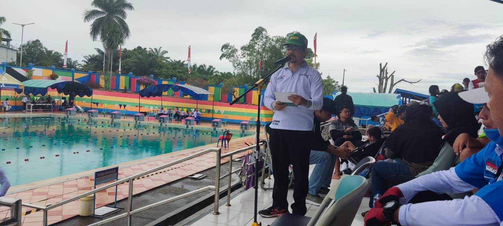 Kadisporapar  Wakili Bupati Buka Kejuraaan Renang se-Kalimantan dan Sulawesi